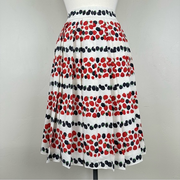 Skirt Women 4 Berry Fruit Print Preppy Cottage Whimsical Classic Feminine Chic - Picture 1 of 11